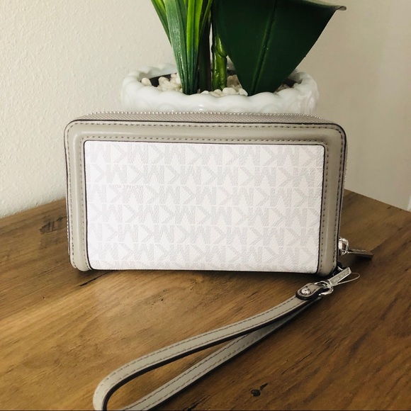 Michael kors Fulton Large Multifunction Wallet NWT - Picture 3 of 6